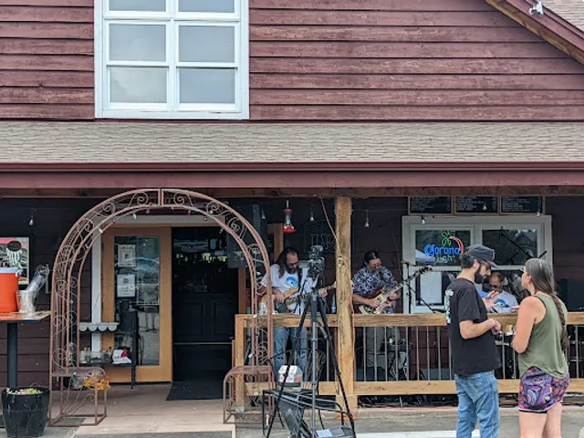 The Woodcellar Bar & Grill