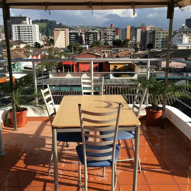 Hostal Mitad Del Mundo