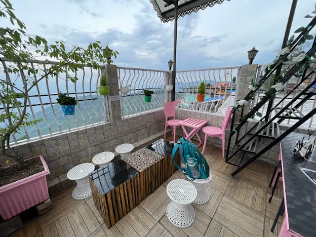 SuzAm's Cafe n Kitchen