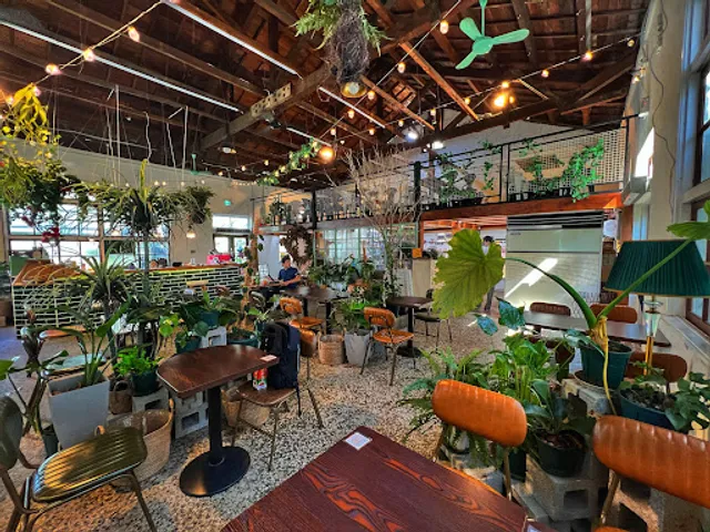 廢溫室Greenhouse café