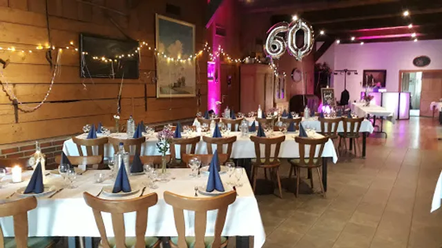 Poppenhuus Gaststätten, Restaurants