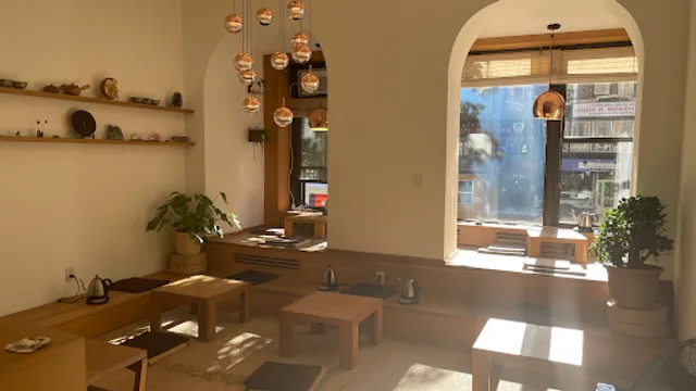 FLOATING MOUNTAIN Tea House |2nd FLOOR|