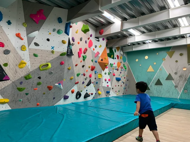 原岩攀岩館-中和店 T-UP Climbing-Zhonghe