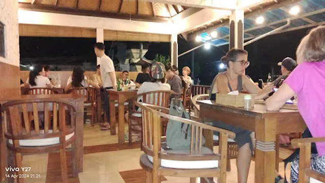 Warung Lucky Sari Amed