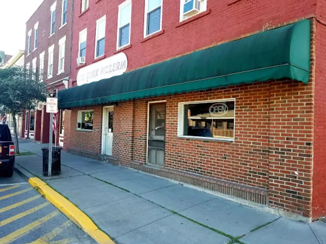 New York Pizzeria aka Slices