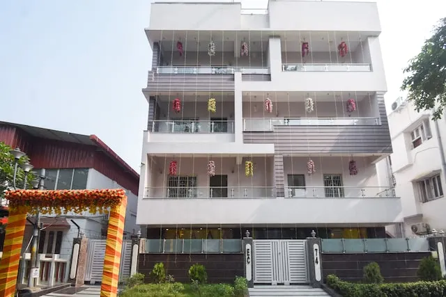 Capital O 65918 Sreemaa Ec Block