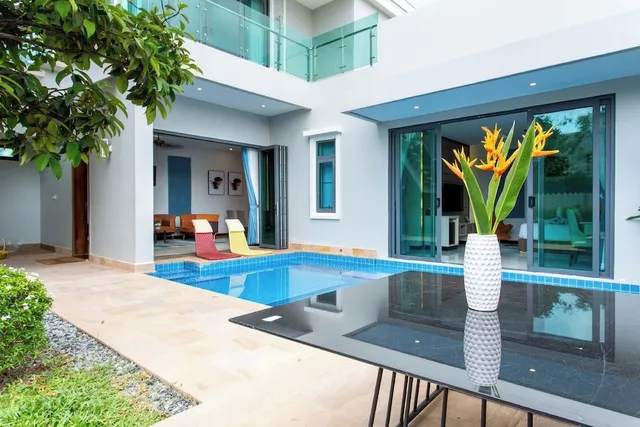 Castle Bayview Resort & Spa