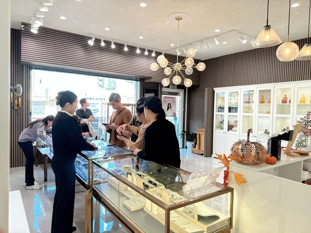 Hebes Fengshui Jewelry & Decor