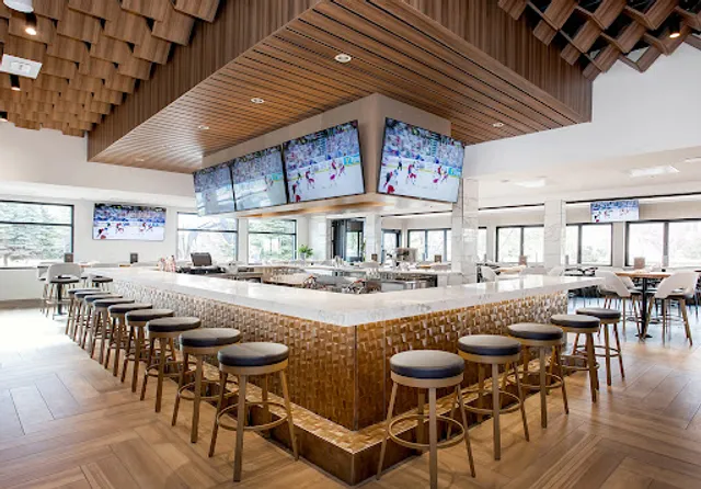 Moxies South Edmonton Common Restaurant