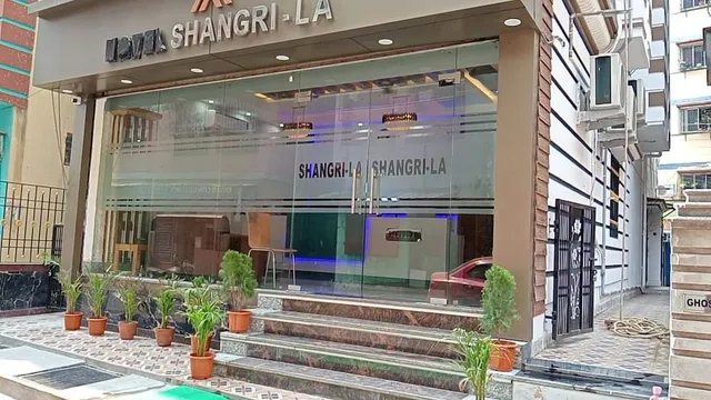 Hotel Shangri- LA