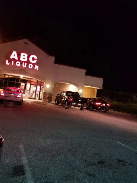 Shops of Pyramids Village