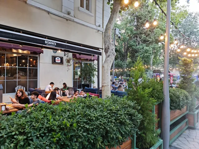 Borani Restaurant (Fəvvarələr meydanı)