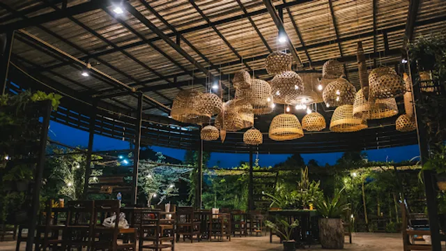 ร้านอาหารบึงไม้หอม