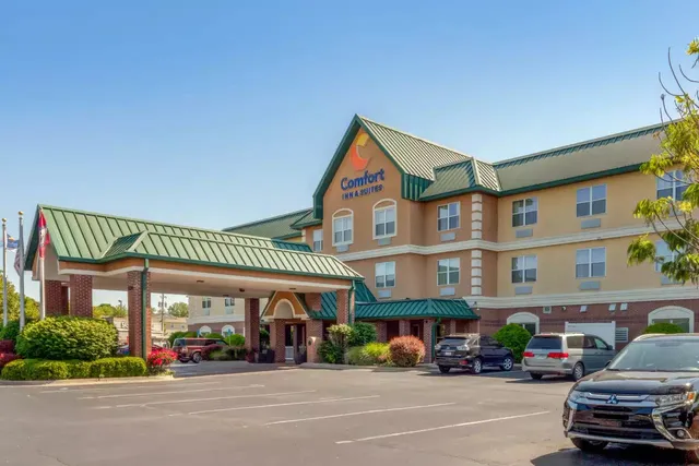 Comfort Inn & Suites Fayetteville-University Area