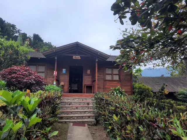 Hosteria Madera Fina