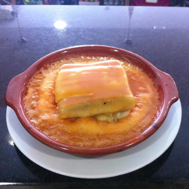 Francesinhas Os Manos