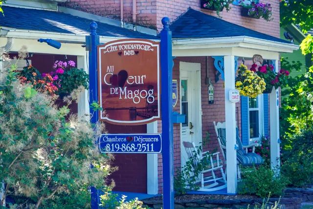 Au Coeur De Magog B&B