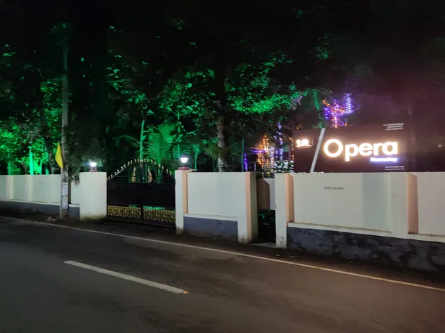 OPERA HOMESTAY