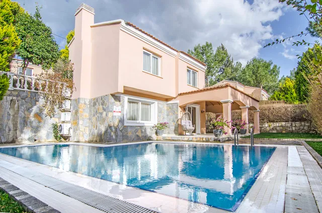 Pine Club Boutique Hotel