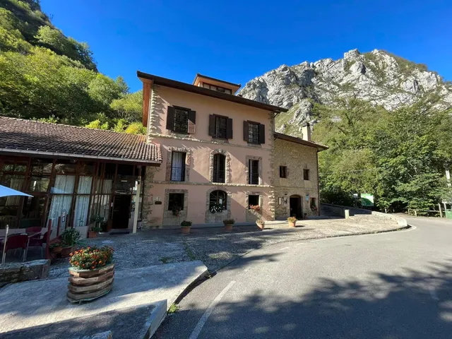 Hotel Restaurante La Casona de Mestas