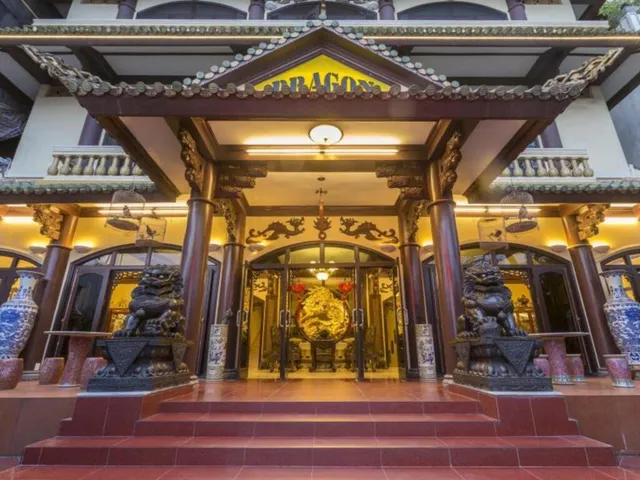Dragon Hotel