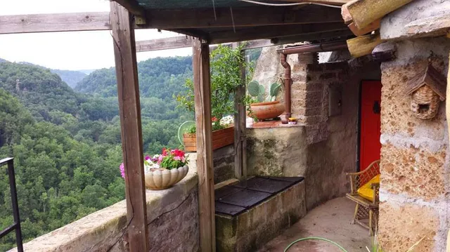 Calcata Casa sulla Rupe