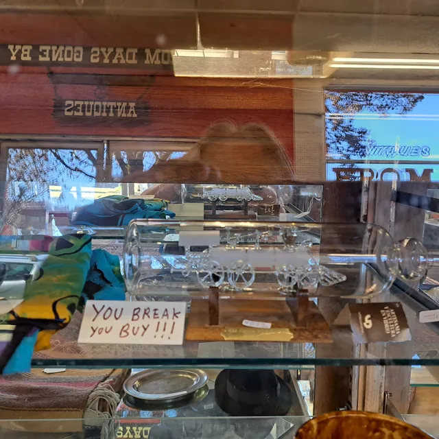 Roseburg Collectibles