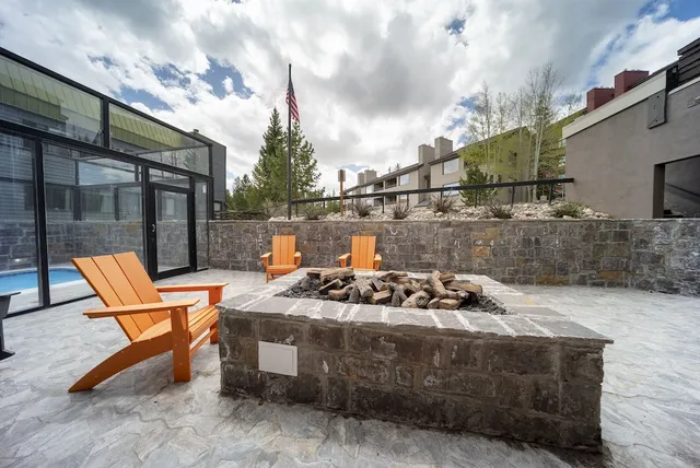 Snowblaze Resort & Athletic Club