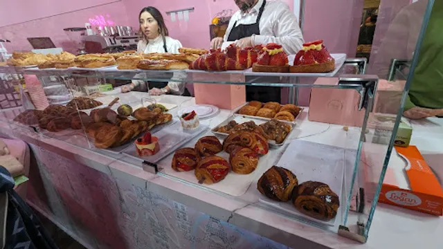 Paris Bakery & Café