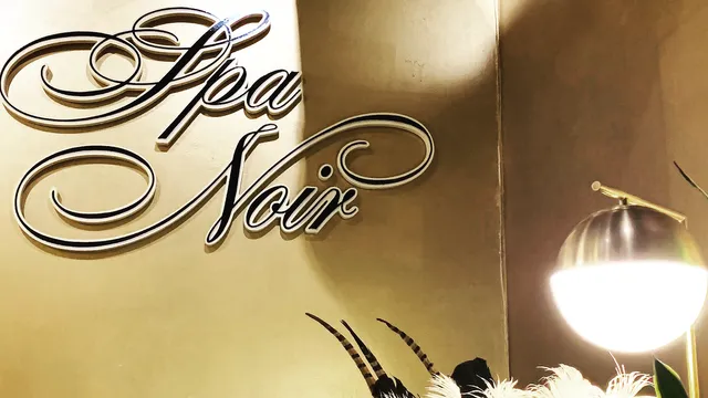 Spa Noir