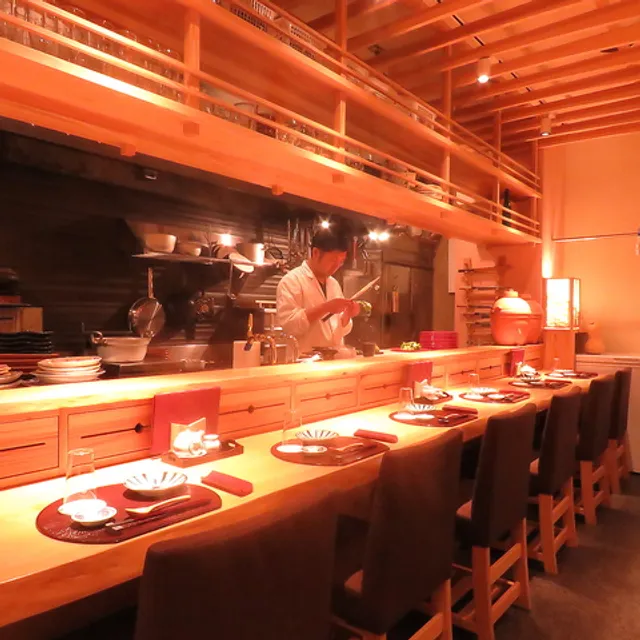 あがの割烹 千原六助