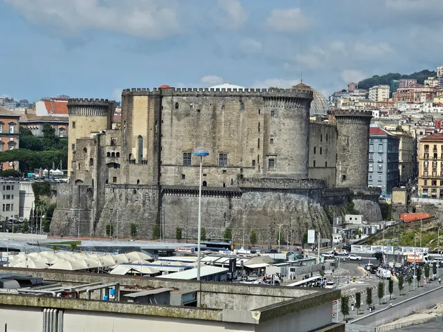 NAPLES OLD CITY CENTRE