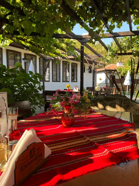 Хотел - механа Караджейката