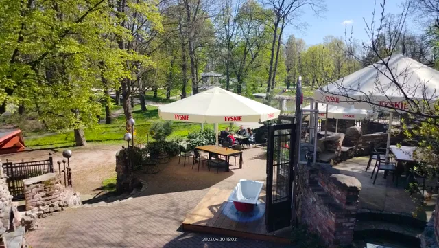 Pod Papugami. PPHU. Golińczak T.