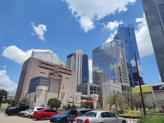 Lynn Wyatt Square for the Performing Arts