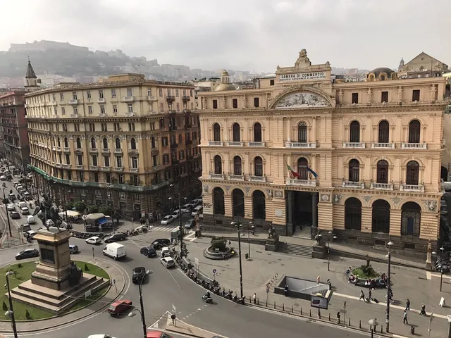 Suite Napoletana, Naples