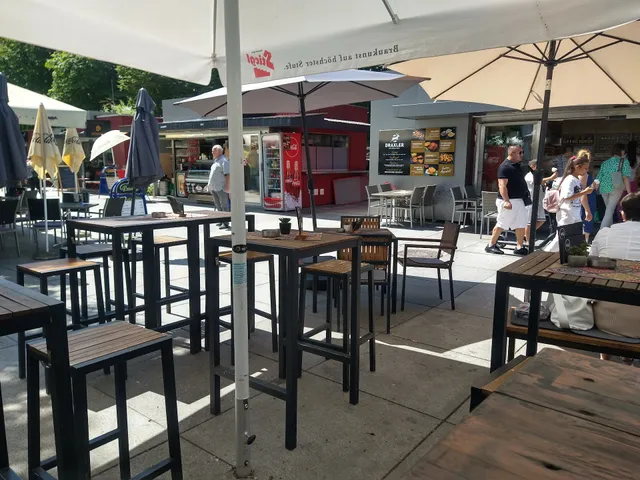 V - vau Vulcano Marktstand