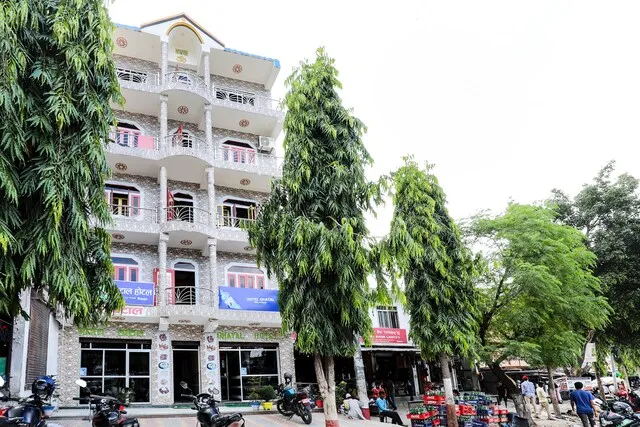 SPOT ON 545 Ghatal Hotel