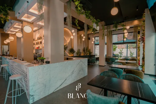 Blanc Bistro
