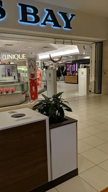 Bayshore Shopping Centre