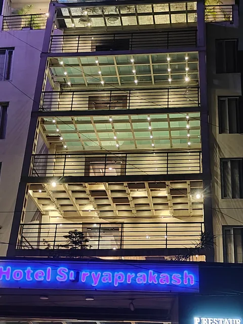 Hotel Savi Suryaprakash