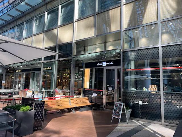 cakes & chocolates Toshi Yoroizuka Midtown Store