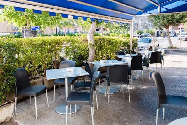 Blue Ice Bar Gelateria Cafeteria Di Meli Antonio