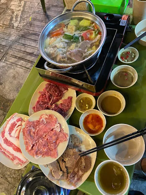 Lẩu bò nhúng dấm nước dừa 777