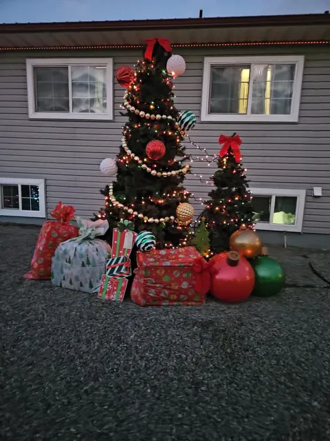 GLENNS FERRY KAYAK RENTALS @ The Red Roof