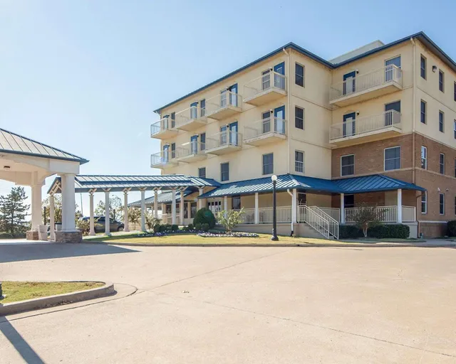 Quality Inn Tulsa-Downtown West