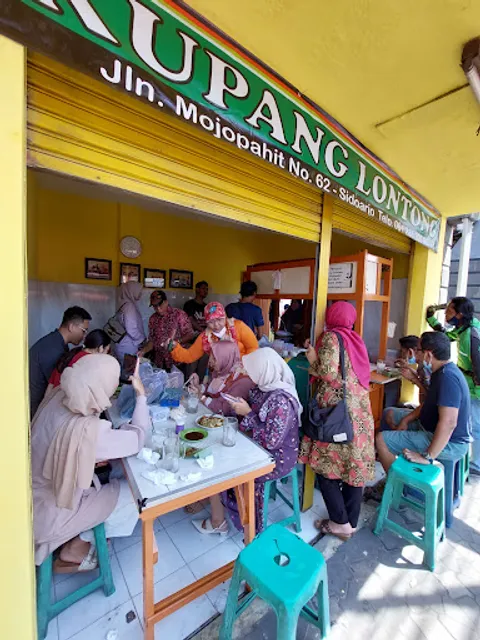 Mr. Misari's Kupang Lontong