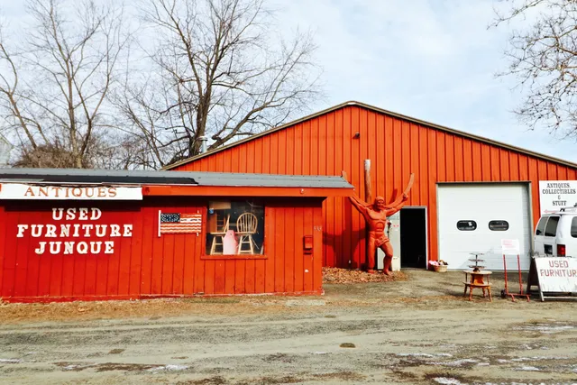 Al's Antique and Junque Barn