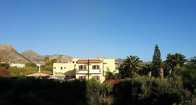 Saloustros Apartments