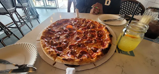 Franco's Pizza and Bar